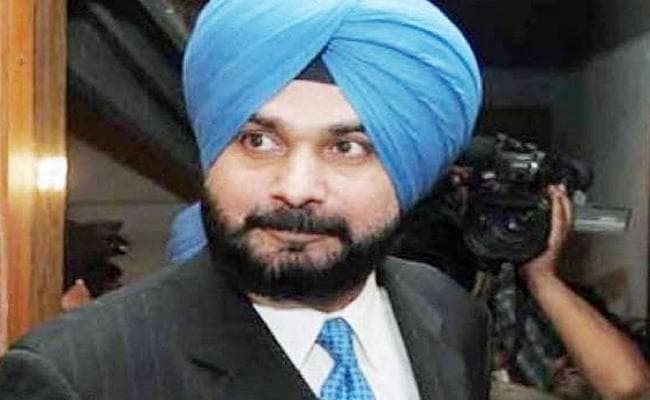 देशद्रोह का आरोप लगाते हुए पूर्व क्रिकेटर सिद्धू के खिलाफ बिहार के मुजफ्फरपुर में शिकायत दायर