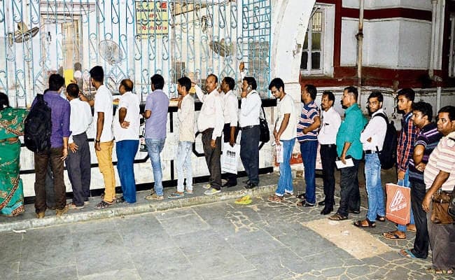 पटना : डाकघरों में लिंक फेल, राखी भेजने के लिए लगी कतार