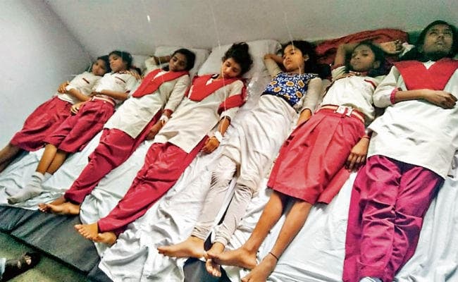 पदमा : कस्तूरबा की 150 छात्राओं को डायरिया, कई गंभीर