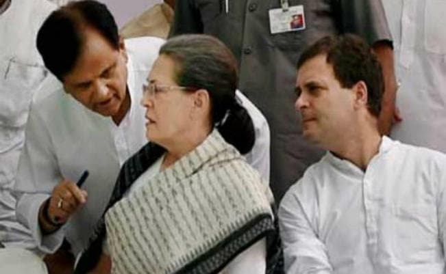 राहुल ने कांग्रेस संगठन में किये बदलाव, अहमद पटेल कोषाध्यक्ष नियुक्त, मीरा कुमार को भी जगह