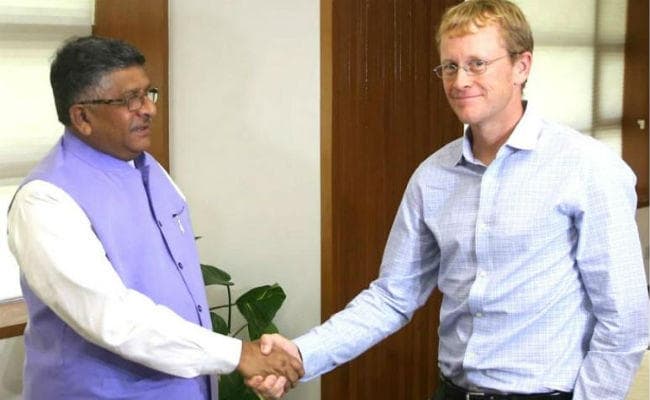 WhatsApp को सरकार की सख्त चेतावनी : भारत में काम करना है, तो बनानी होगी लोकल कंपनी