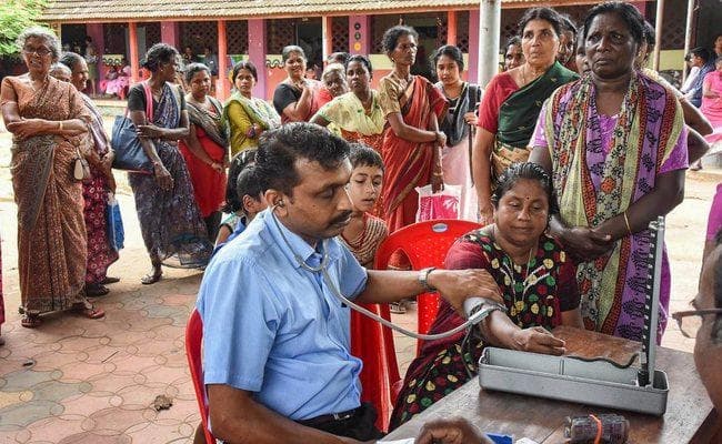 Flood : केरल ने केंद्र से मांगा 2600 करोड़ रुपये का विशेष पैकेज