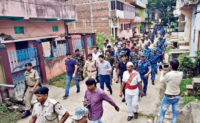 आरा : हत्या के बाद बवाल, महिला को निर्वस्त्र घुमाये जाने के मामले में एफआईआर, वीडियो फुटेज के आधार पर 15 उपद्रवी गिरफ्तार