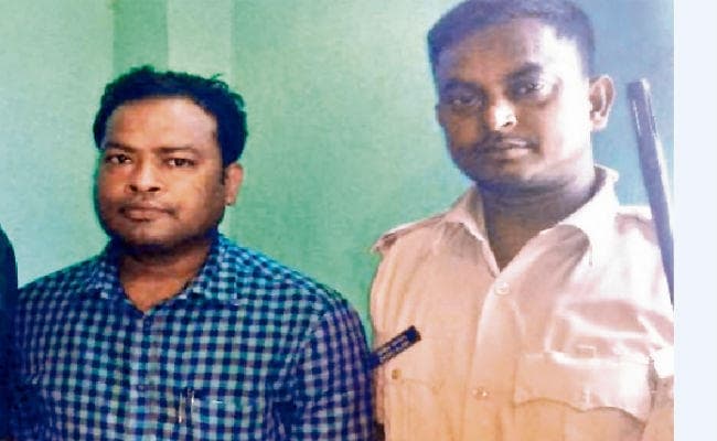 पटना : एक लाख रुपये घूस लेते घोसवरी के बीडीओ गिरफ्तार