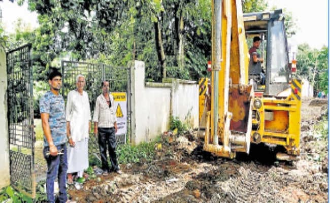 प्रभात खबर की पहल लायी रंग, नगर निगम के सहयोग से की गयी सफाई, मुहल्लेवासियों ने प्रभात खबर को दिया धन्यवाद