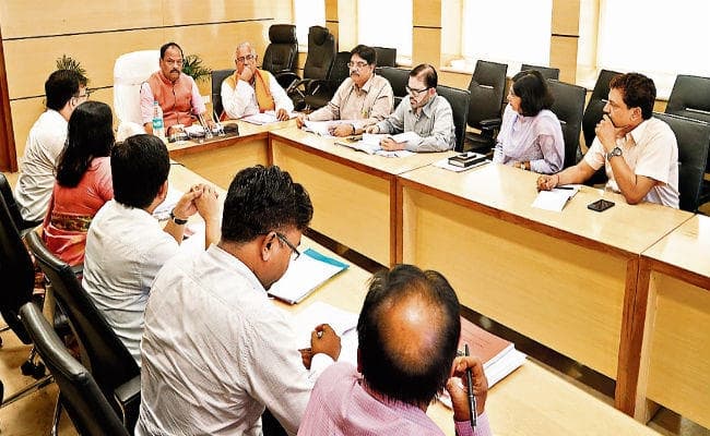 रांची : बड़े अस्पतालों में डॉक्टर केवल मरीजों का इलाज करेंगे, प्रबंधन का काम अलग करें : रघुवर दास