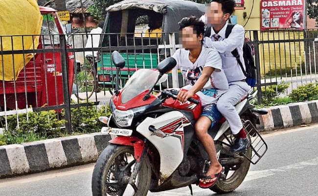 रफ्तार का जुनून : हर माह सात नाबालिगों की मौत