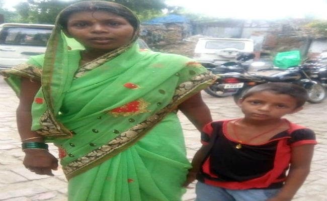 महिला ने अपने दो बच्चों को नदी में फेंका, फिर पुत्री को ले नदी में लगाने जा रही थी छलांग और तभी...