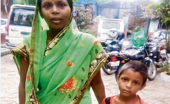 सारण : दो बच्चों को सरयू नदी में फेंका तीसरे संग छलांग का प्रयास