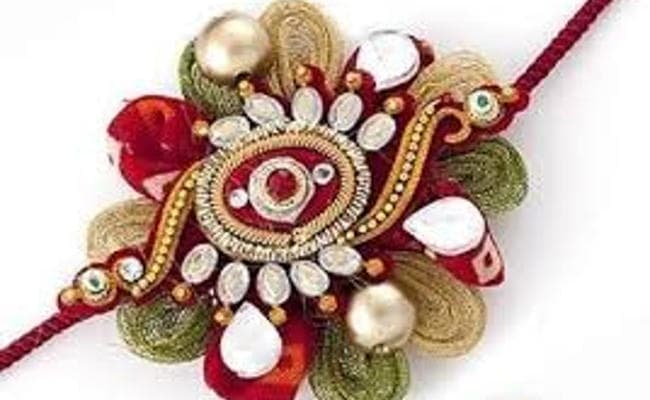 सजेंगी खूबसूरत राखियां, रंग-बिरंगी राखियों से सज गया है बाजार, महिलाएं दे रहीं फ्री ट्रेनिंग