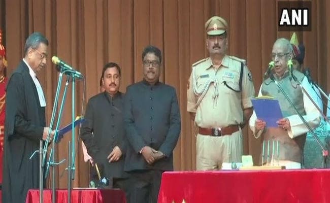 बिहार के राज्यपाल के रूप में लालजी टंडन ने शपथ ली