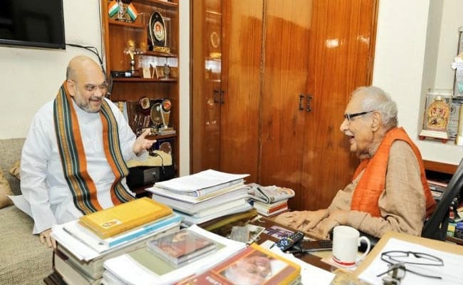 कुलदीप नैयर के निधन पर राजनीतिक दलों ने दी श्रद्धांजलि, शाह, येचुरी, शरद, ममता ने ऐसे किया याद