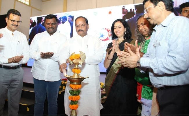 झारखंड के कण-कण में कला का वास है, बस उसे निखारने की आवश्यकता है : रघुवर दास