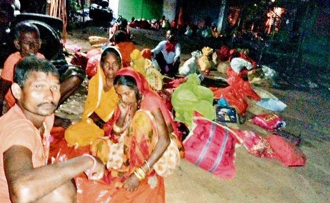 जमशेदपुर : एनएच-6 में हुआ हादसा, तीर्थयात्री बस पलटी, 34 कांवरिये घायल, तीन मरे