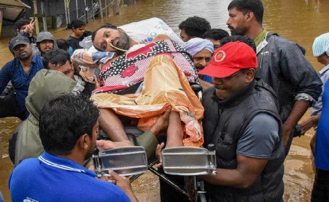 बाढ़ से तबाही: 500 लोगों के गांव में अब बचा है सिर्फ एक शख्स