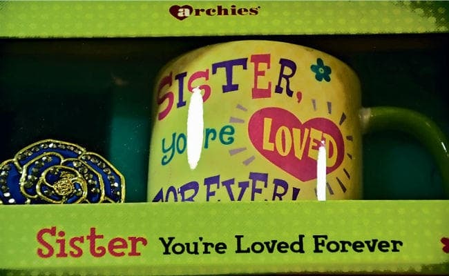 राखी का प्यार बहना को देने को भाई तैयार, ऑनलाइन गिफ्ट का भी बढ़ रहा चलन