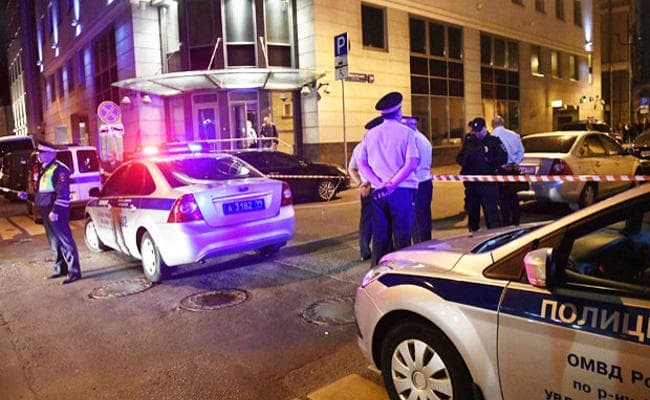 मॉस्को में पुलिसकर्मी पर हमला, हमलावर को पुलिस ने मार गिराया