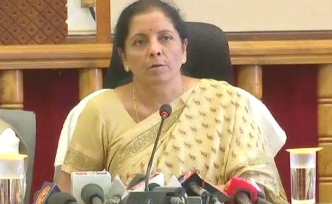 रक्षा मंत्री निर्मला सीतारमण ने बाढ़ प्रभावित कोडागू जिले का दौरा किया