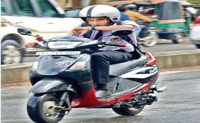 लचर है शहर का पब्लिक ट्रांसपोर्ट सिस्टम इसलिए भी ‘मौत की सवारी’ करते हैं बच्चे