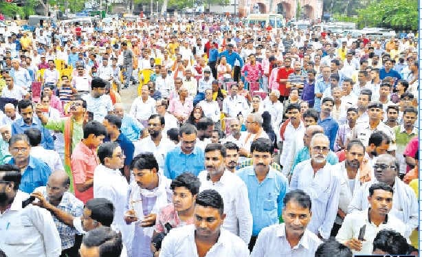 मोक्षदायिनी फल्गु में प्रवाहित हुईं वाजपेयी की अस्थियां