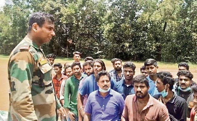 केरल बाढ़ : छुट्टी में घर गये मेजर जुटे बाढ़ राहत कार्यों में, सौ से ज्यादा लोगों की बचायी जान