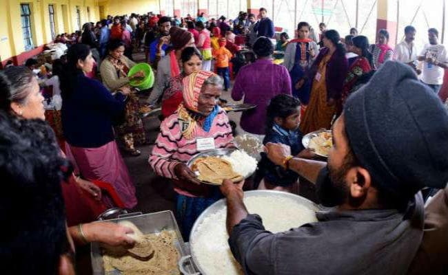 कर्नाटक : कोडगू में बाढ़ प्रभावितों की मदद कर रहे RSS और मुस्लिम एनजीओ