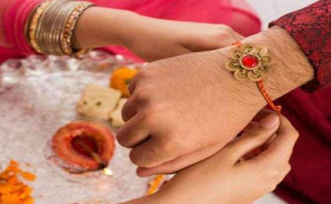 रक्षाबंधन भाई-बहन के रिश्तों का पर्व ही नहीं, सभी रिश्तों का सेतु भी है