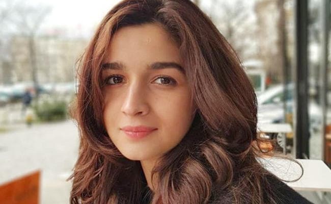 ऐसा काम किया आलिया ने कि पापा महेश भट्ट रह गये हैरान