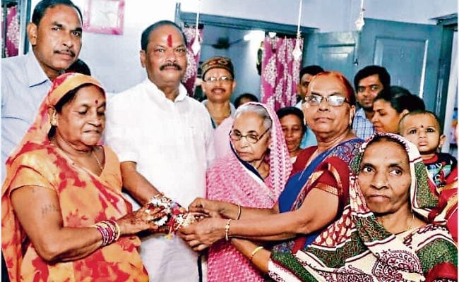जमशेदपुर : दीदी व नारी शक्ति पर आंच नहीं आये, यह मेरी जिम्मेदारी : रघुवर
