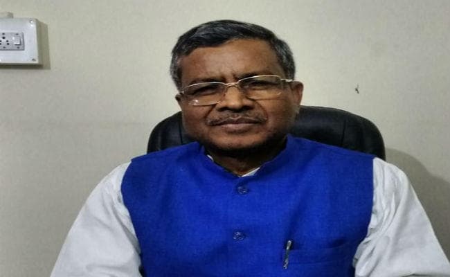 रांची : एक बेड पर चार बच्चे, अलग अलग हो इलाज : बाबूलाल मरांडी