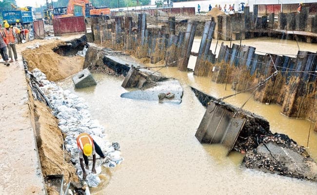 पटना : बेली रोड धंसने के मामले में बारिश का पानी दोषी करार, बाकी सब निर्दोष