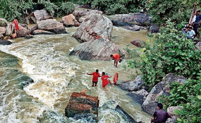 अनगड़ा : एनडीआरएफ की टीम ने चार घंटे की तलाश, डूबे युवक का नहीं चला पता