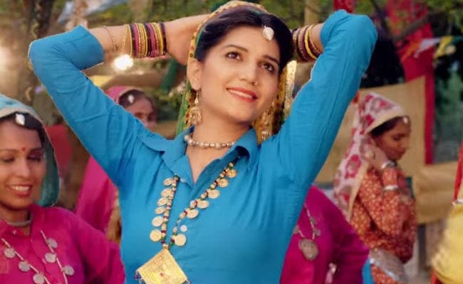 VIDEO: सपना चौधरी ने फिर ढाया कहर,कमर में मटका रखकर किया जबरदस्‍त डांस