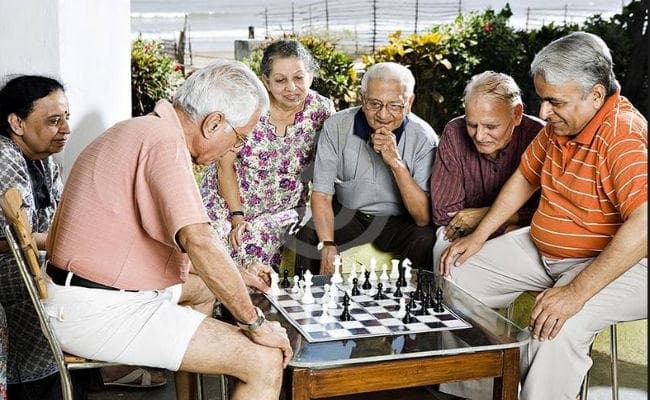 Research: बुढ़ापे में खुशी से होती है उम्र लंबी