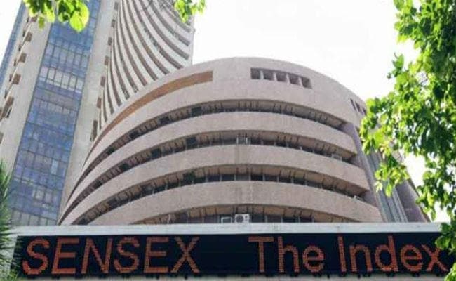 सेंसेक्स का दूसरे दिन लगातार रिकॉर्ड स्तर पर, निफ्टी 11,700 अंक के पार