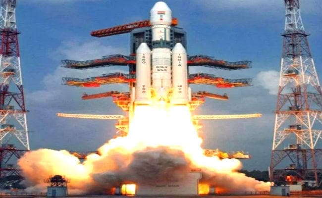 ISRO के ‘गगनयान'' मिशन में होंगे तीन क्रू सदस्य, अंतरिक्ष में बिताएंगे 5-7 दिन
