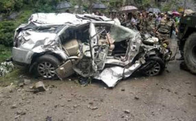 130 किमी प्रति घंटे की रफ्तार से जा रही इनोवा दुर्घटनाग्रस्त, पांच की मौत