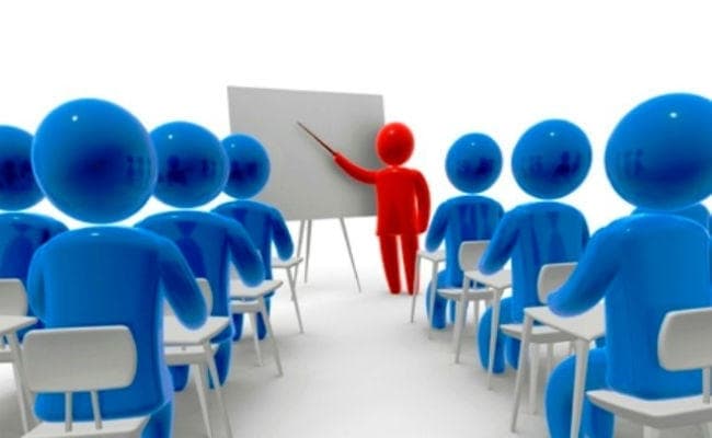 चाईबासा की 64 युवतियों को तमिलनाडु में मिला रोजगार