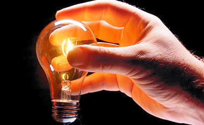 केंद्र सरकार ने दिसंबर 2018 तक हर घर में बिजली देने का दिया है निर्देश,लक्ष्‍य के लिए हर दिन देने होंगे 15000 घरों में कनेक्शन