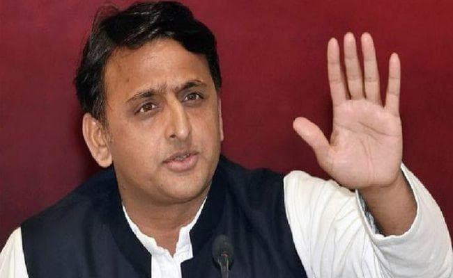 शिवपाल के मोर्चा गठन पर अखिलेश ने कहा -मैं भी नाराज हूं, कहां चला जाऊं