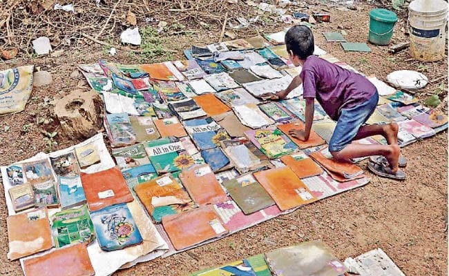 केरल में बाढ़ के बाद खुले स्कूल-कॉलेज, लौटी रौनक