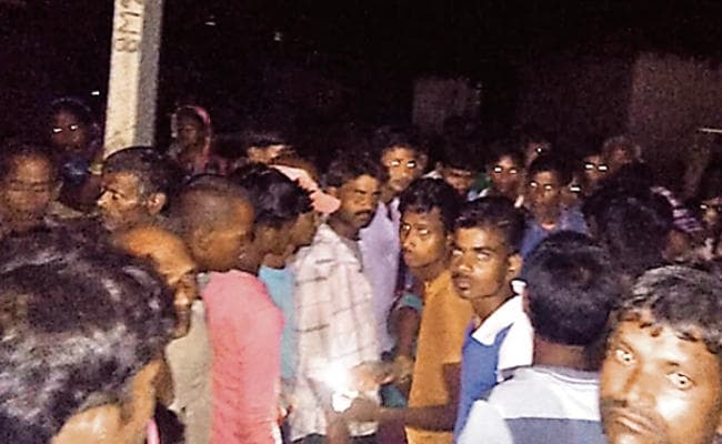 मध्याह्न भोजन खाने से बच्चे की मौत, कई बीमार