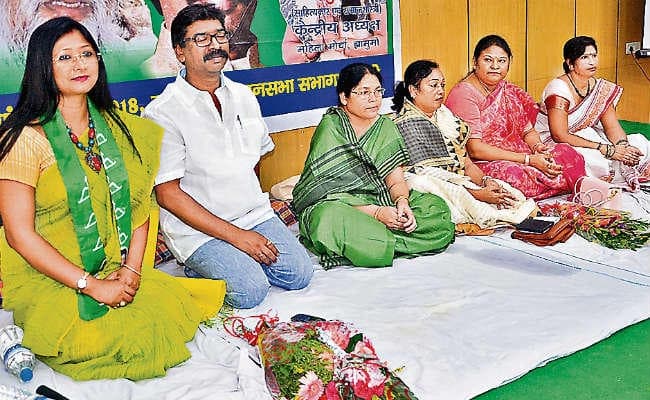 रांची : शिबू सोरेन के सपनों को पूरा करने में भूमिका निभाये महिला मोर्चा : हेमंत