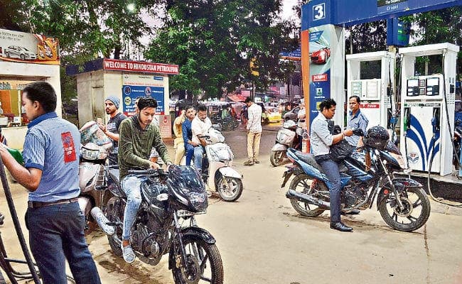 रांची : 14 महीने में पेट्रोल 11.91 रुपये और डीजल 17.09 रुपये महंगा