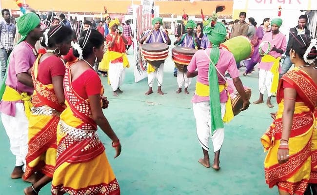 काव्य के आलोक में नागपुरी कवि