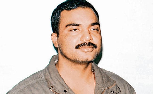 सीतामढ़ी : पेशी के बाद विकास को जेल अधीक्षक की रिपोर्ट पर मुजफ्फरपुर जेल भेजा