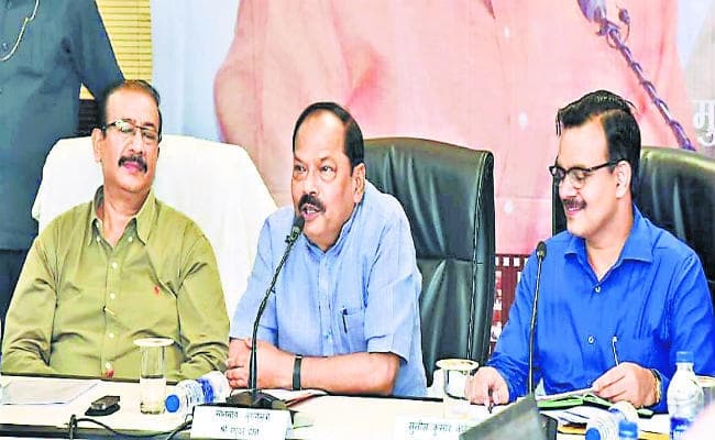 उपायुक्तों की कार्यशैली पर सीएम रघुवर दास तल्ख, कहा- डीसी आइएएस हैं, कॉमन सेंस ताे होना ही चाहिए