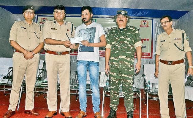 PLFI का इनामी कारगिल ने किया सरेंडर, कहा- खूंटी के गैंग रेप में था पीएलएफआइ का हाथ