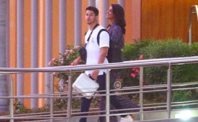 PHOTO: प्रियंका-निक पहुंचे मैक्सिको, सगाई के बाद ऐसे मना रहे पहला हॉलीडे