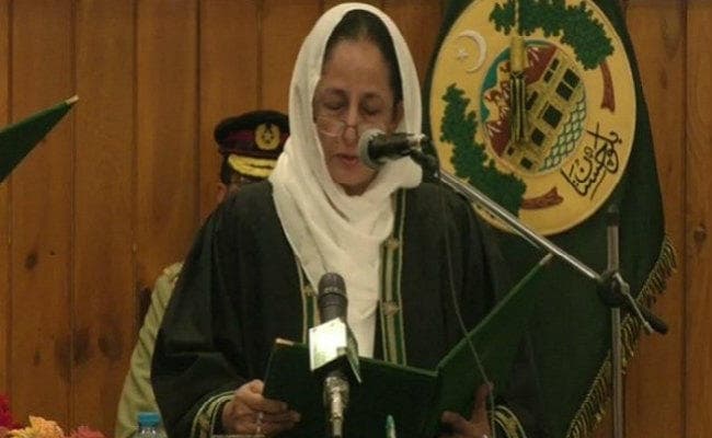 पाकिस्तान में ताहिरा सफदर ने हाईकोर्ट की पहली महिला मुख्‍य न्यायाधीश की शपथ ली